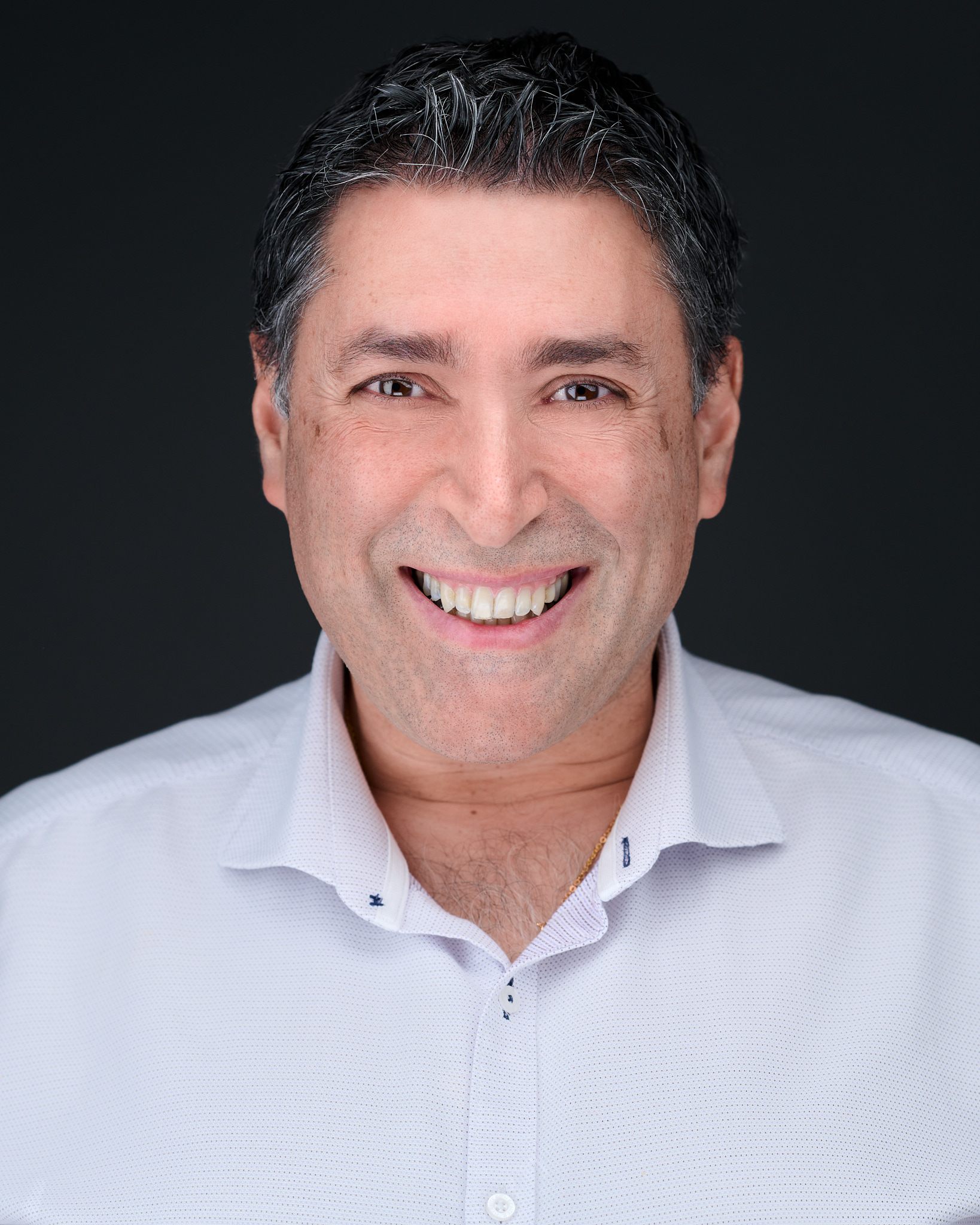 Profile Picture Headshot Marc Zirka smiling